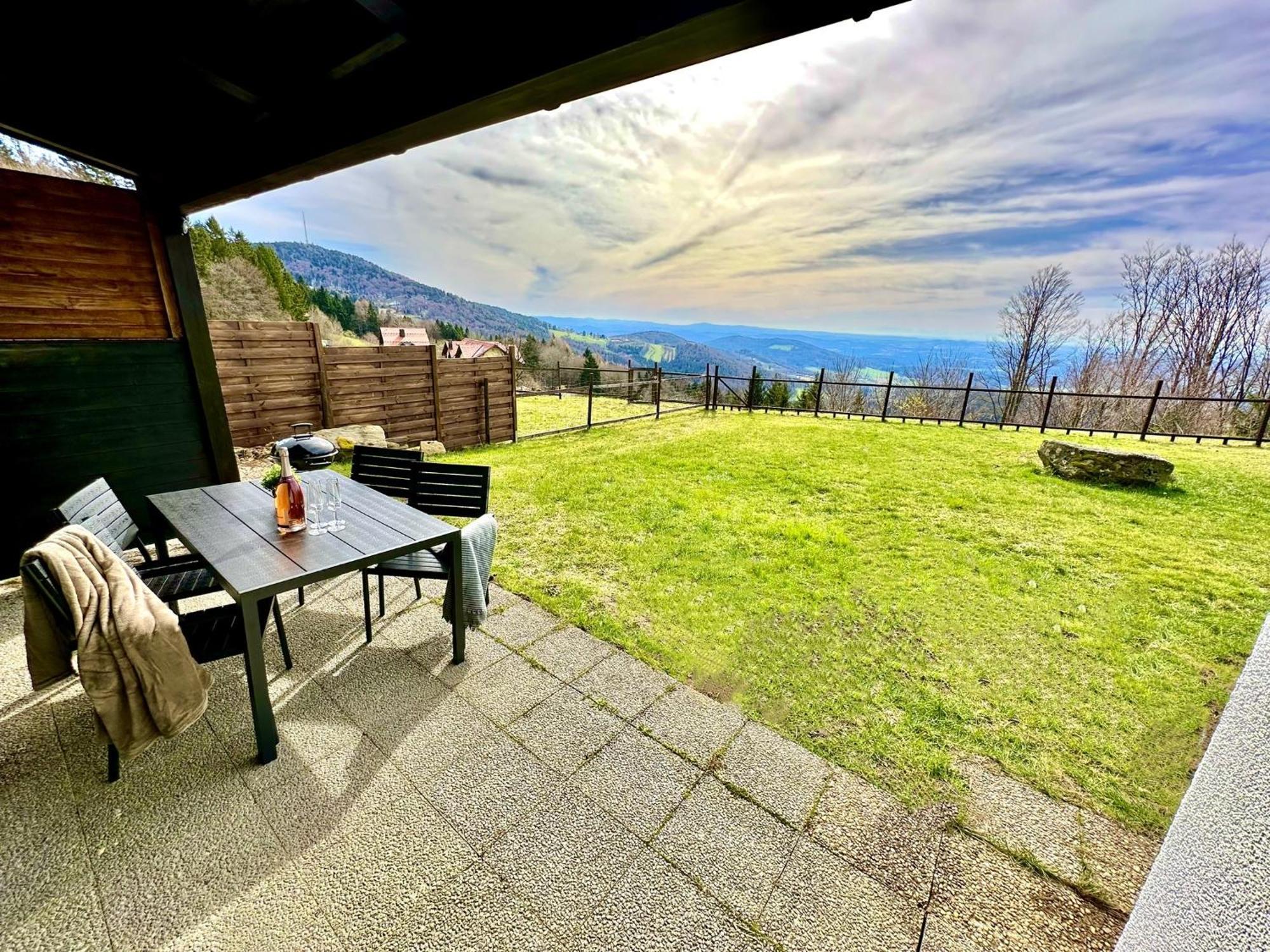 Schöfweg Gemuetliches Alpenblick Berg-Bungalow + Grosser Garten + Netflix! מראה חיצוני תמונה