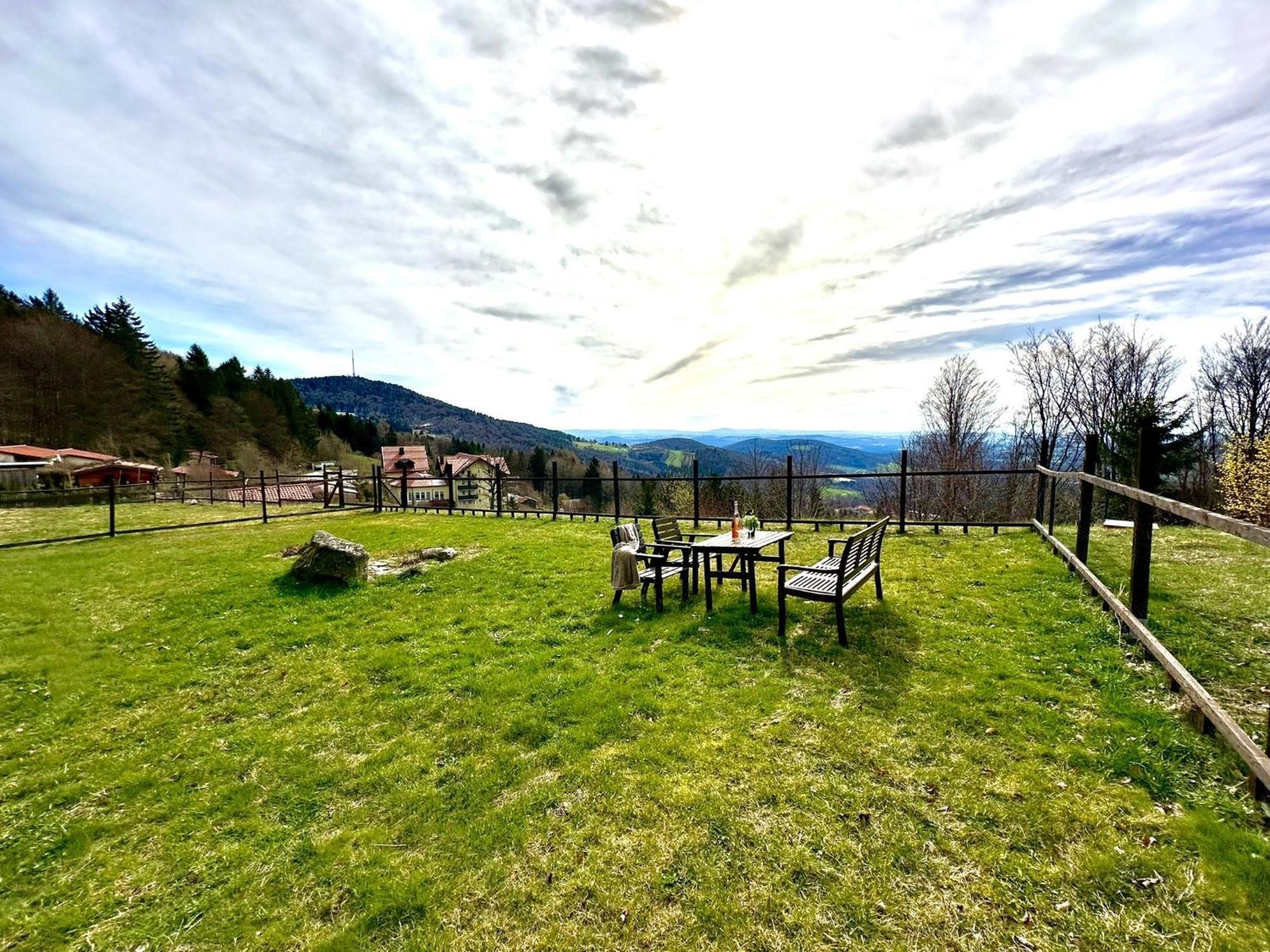 Schöfweg Gemuetliches Alpenblick Berg-Bungalow + Grosser Garten + Netflix! מראה חיצוני תמונה