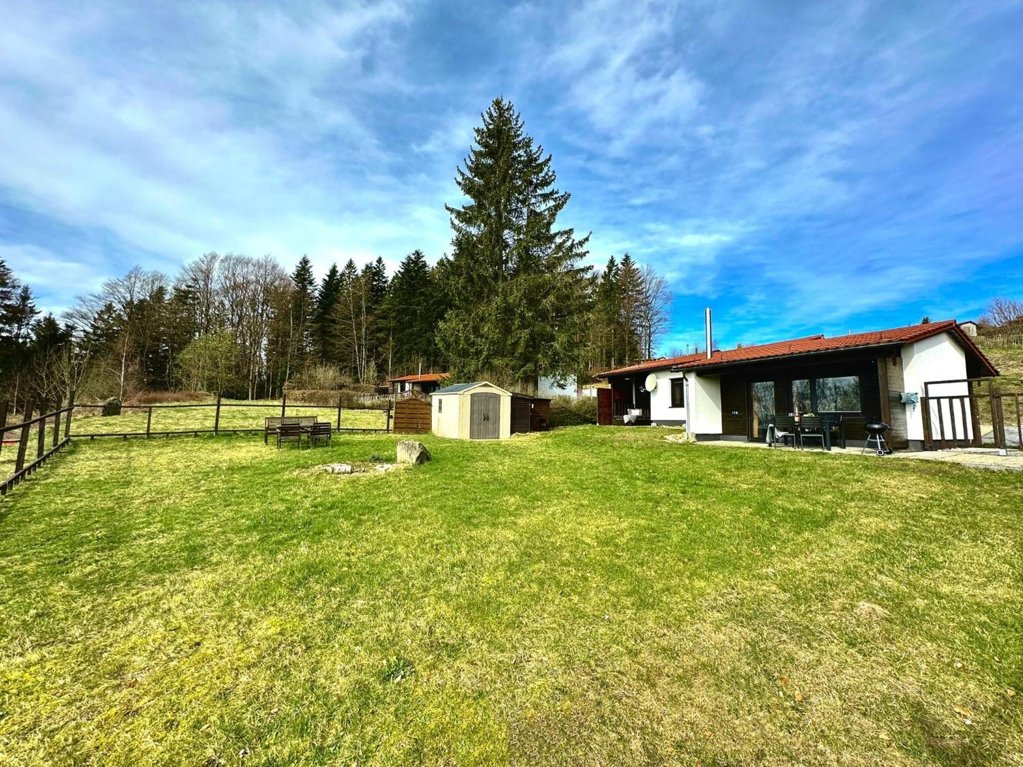 Schöfweg Gemuetliches Alpenblick Berg-Bungalow + Grosser Garten + Netflix! מראה חיצוני תמונה